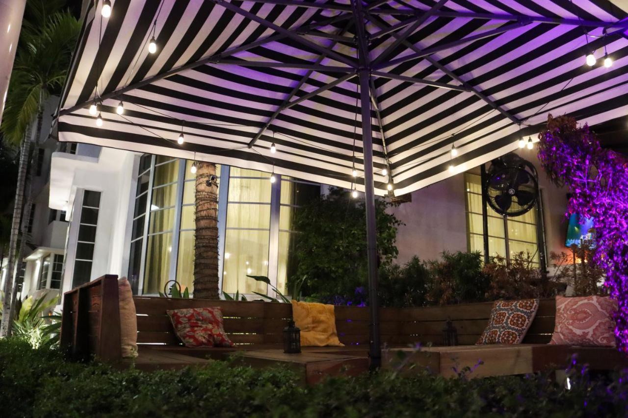 The Claremont Hotel Miami Beach Extérieur photo