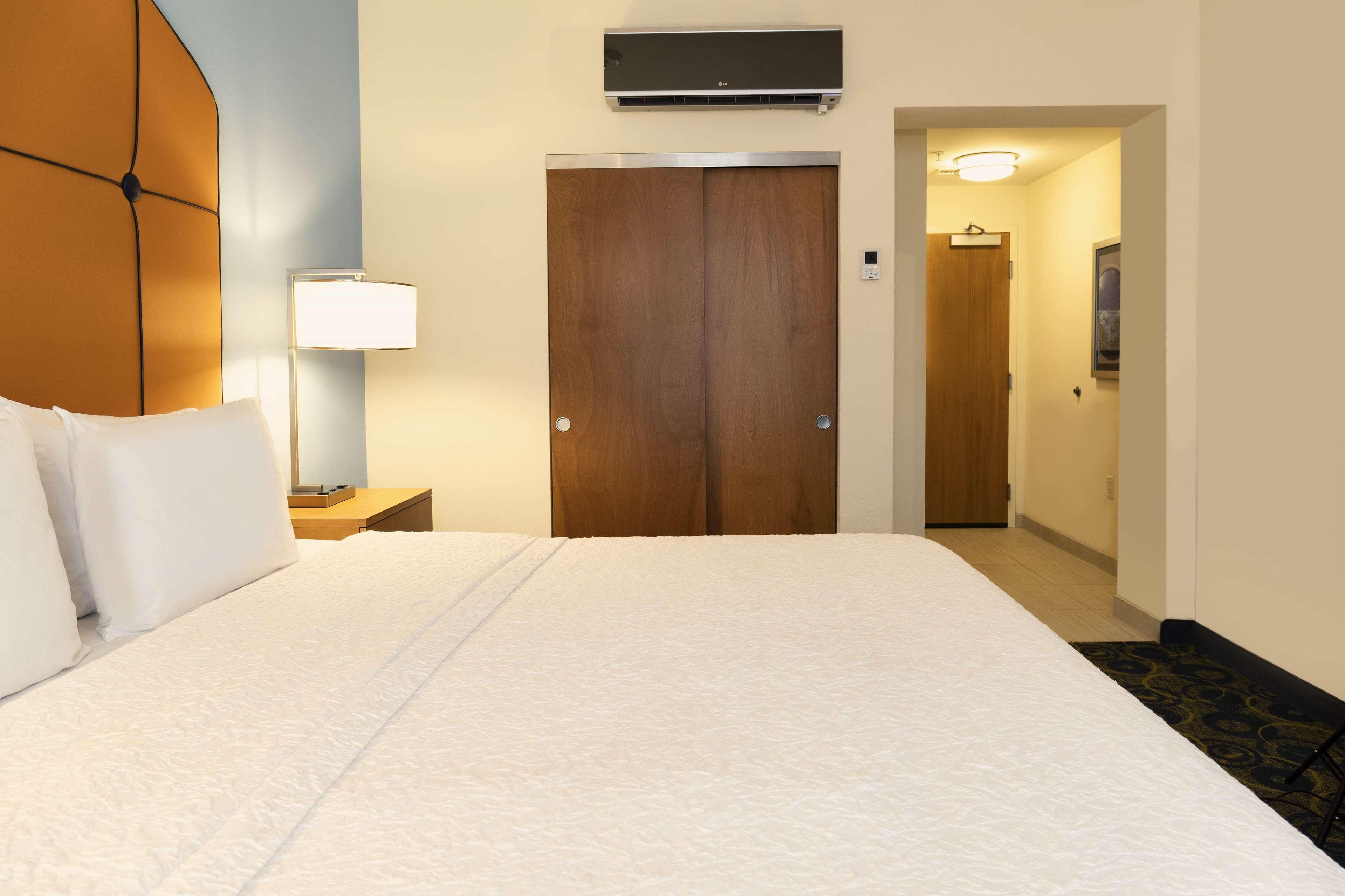 The Claremont Hotel Miami Beach Extérieur photo